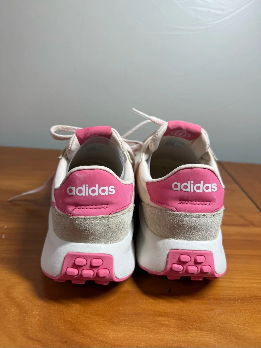 adidas Women's Run 70s 